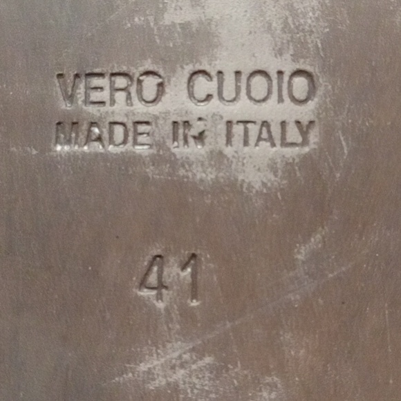 Women's classic handmade black leather loafers with black tassels. - Picture 6 of 8